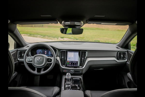 Volvo V60 2.0 T6 Plug-in hybrid AWD Plus Dark | Trekhaak | 360 Camera
