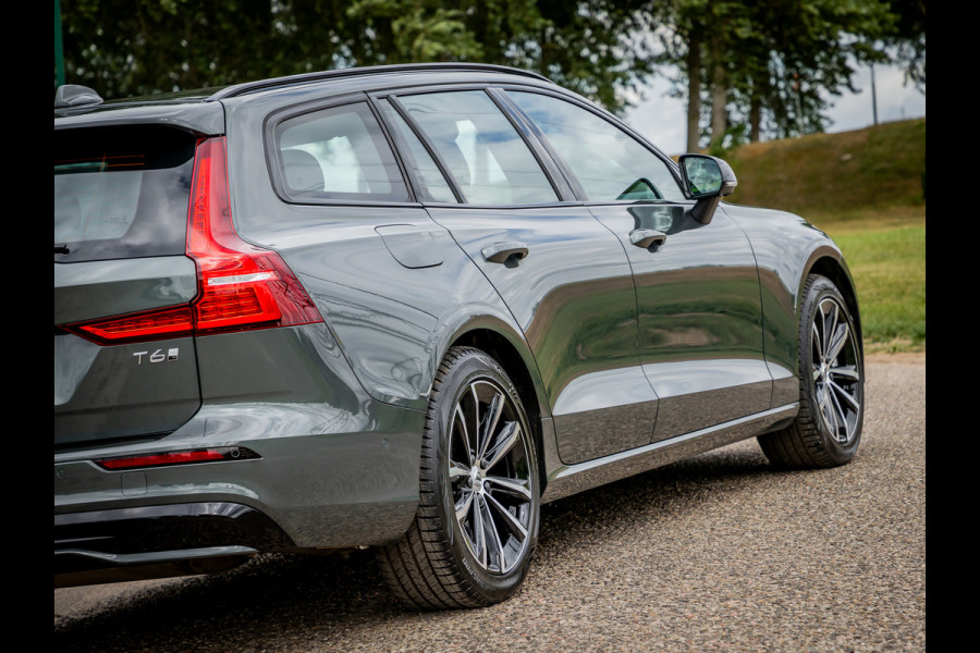 Volvo V60 2.0 T6 Plug-in hybrid AWD Plus Dark | Trekhaak | 360 Camera