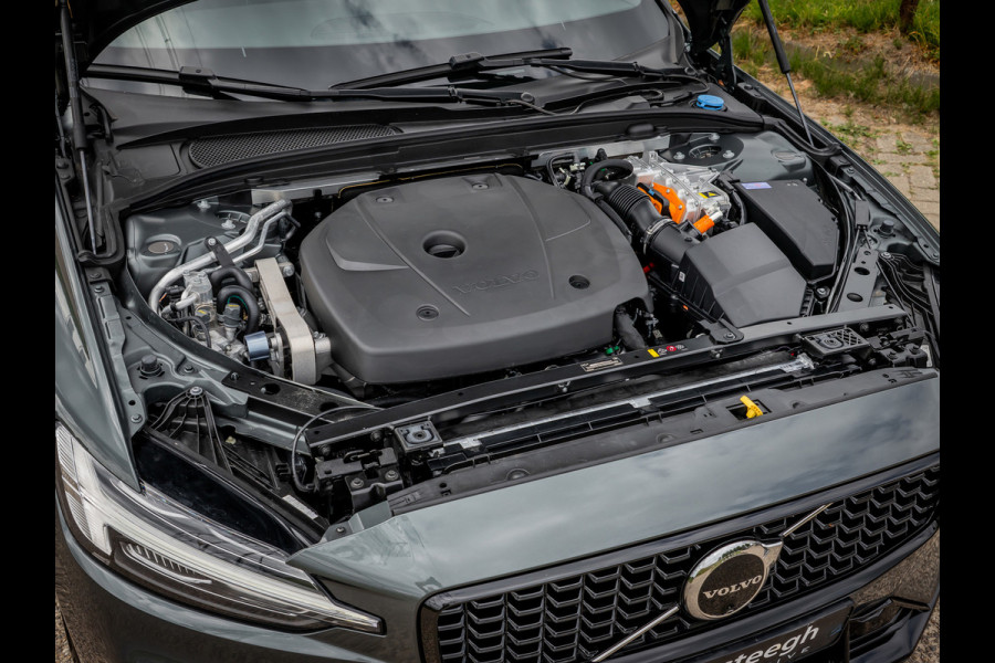 Volvo V60 2.0 T6 Plug-in hybrid AWD Plus Dark | Trekhaak | 360 Camera