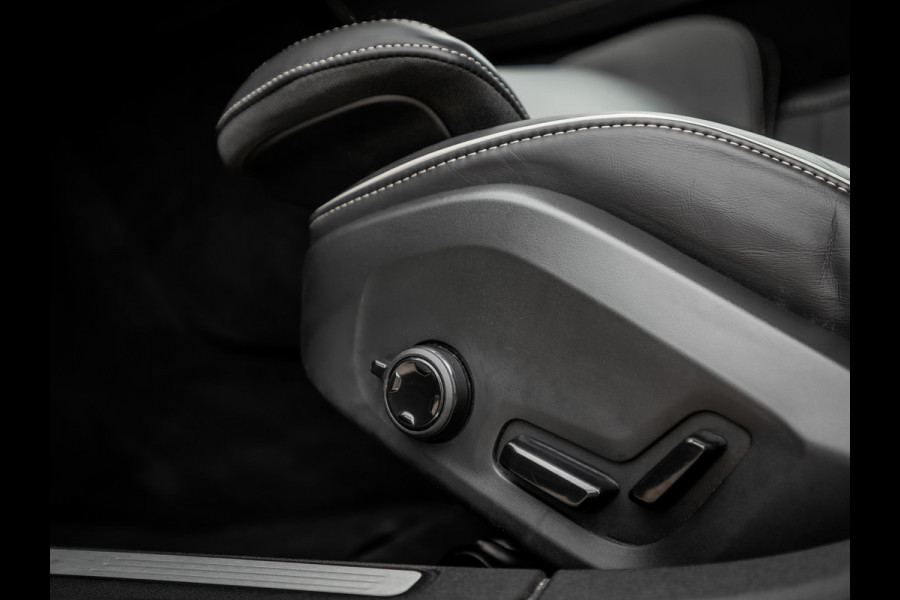 Volvo V60 2.0 T6 Plug-in hybrid AWD Plus Dark | Trekhaak | 360 Camera