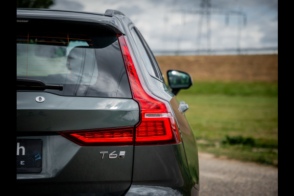 Volvo V60 2.0 T6 Plug-in hybrid AWD Plus Dark | Trekhaak | 360 Camera