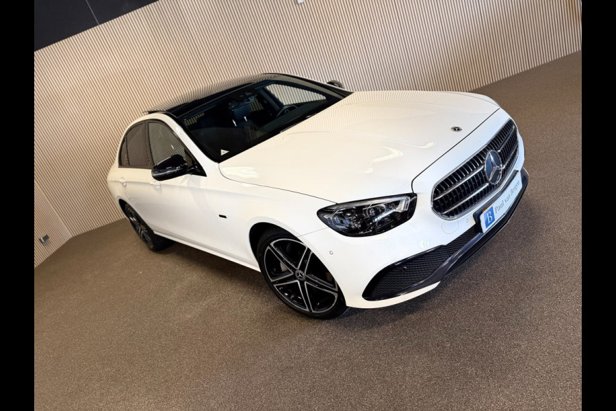 Mercedes-Benz E-Klasse 300e 4 Matic Avantgarde-PANORAMA-NIGHT-WIDESCREEN-CAMERA-SPOORPAKKET-COMPLEET