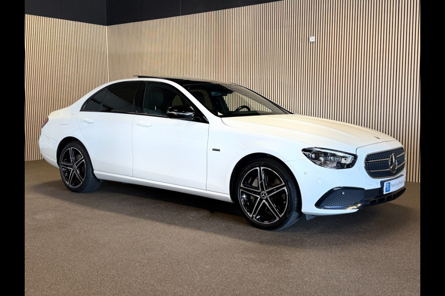 Mercedes-Benz E-Klasse 300e 4 Matic Avantgarde-PANORAMA-NIGHT-WIDESCREEN-CAMERA-SPOORPAKKET-COMPLEET