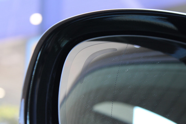 Volvo XC60 2.0 T6 Plug-in hybrid AWD Plus Black Edition | Panoramadak | H/K | Camera | Leder