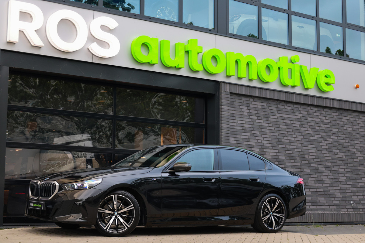 BMW 5 Serie 530e M-SPORT | BTW | PANO | STOELKOELING | MEMORY | H/K | STUURVERW | KEYLESS |