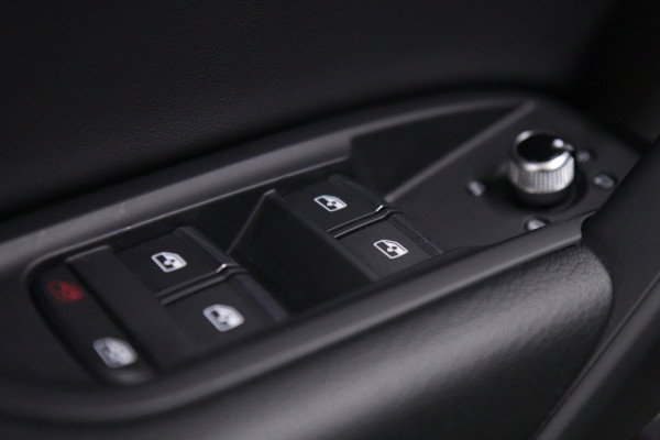Audi Q5 50 TFSI e S edition Competition PANO/CARPLAY/ACC/KEYLESS/VOL