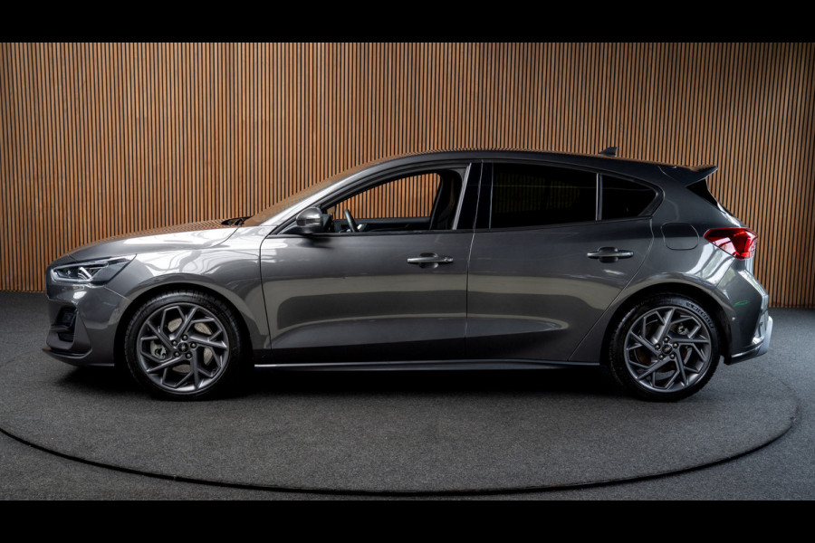Ford Focus 2.3 EcoBoost ST PERFORMANCE LED-Matrix - AGR PERFORMACE Stoelen - Driver assistance pakket