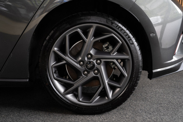 Ford Focus 2.3 EcoBoost ST PERFORMANCE LED-Matrix - AGR PERFORMACE Stoelen - Driver assistance pakket