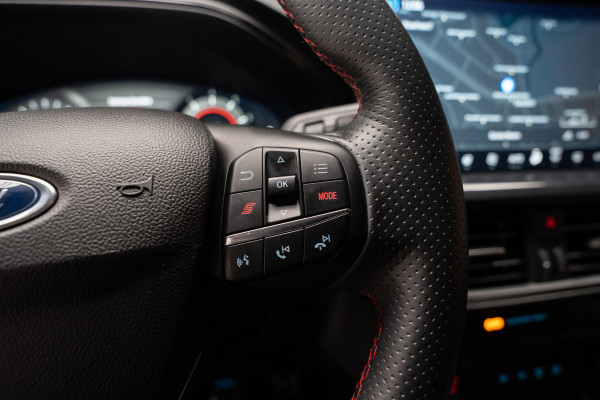 Ford Focus 2.3 EcoBoost ST PERFORMANCE LED-Matrix - AGR PERFORMACE Stoelen - Driver assistance pakket