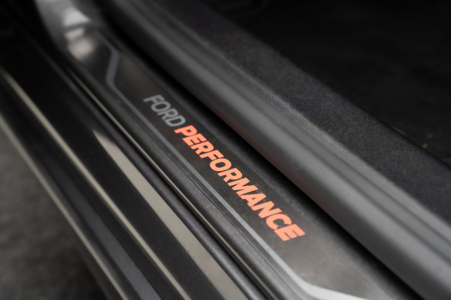 Ford Focus 2.3 EcoBoost ST PERFORMANCE LED-Matrix - AGR PERFORMACE Stoelen - Driver assistance pakket