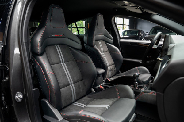 Ford Focus 2.3 EcoBoost ST PERFORMANCE LED-Matrix - AGR PERFORMACE Stoelen - Driver assistance pakket