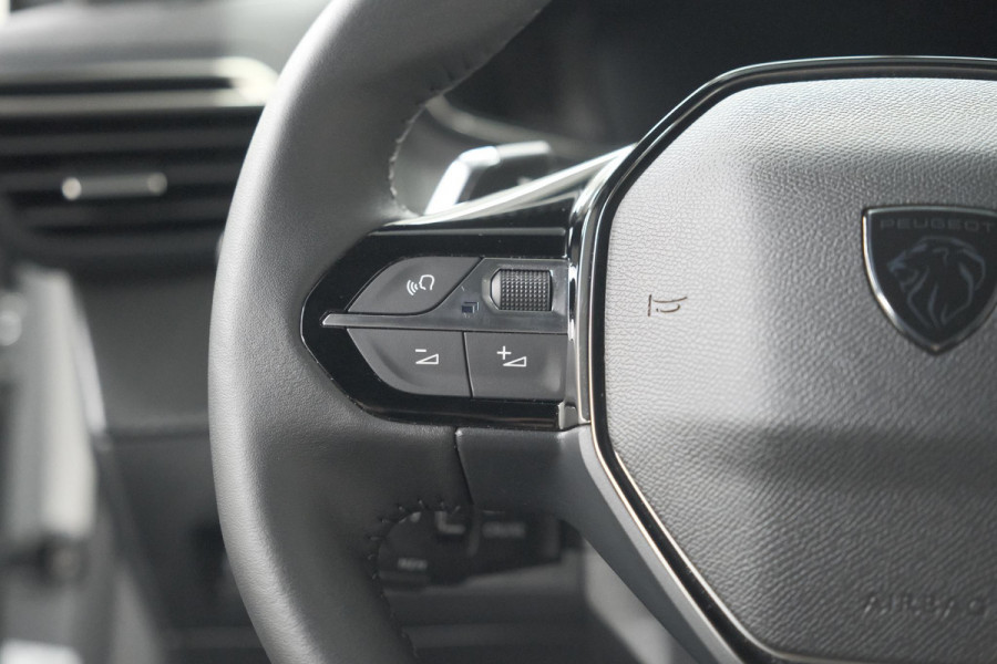 Peugeot 2008 Hybrid 136 e-DCS6 Allure | 360 Camera | Adaptieve Cruise Control | Dodehoekdetectie | Apple Carplay