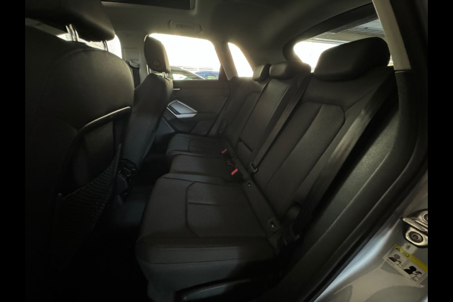 Audi Q3 35 TFSI Pro Line Pano|Camera|Stoelverwarming|Dodehoek|Keyless|ACC|Lane Assist