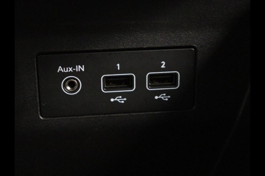Renault Clio 1.6 E-Tech Hybrid 140 Business Zen | Cruise control | Park assist | Carplay | Navigatie | DAB | Lane assist | Virtual | Full LED
