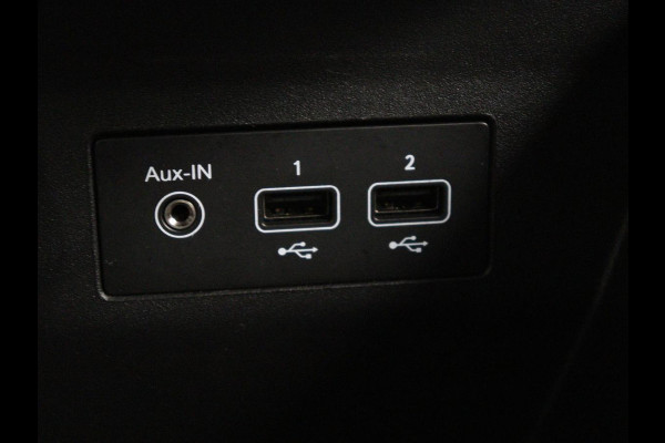 Renault Clio 1.6 E-Tech Hybrid 140 Business Zen | Cruise control | Park assist | Carplay | Navigatie | DAB | Lane assist | Virtual | Full LED