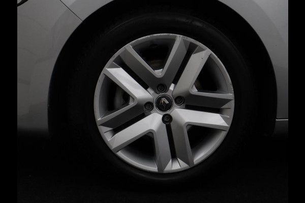 Renault Clio 1.6 E-Tech Hybrid 140 Business Zen | Cruise control | Park assist | Carplay | Navigatie | DAB | Lane assist | Virtual | Full LED