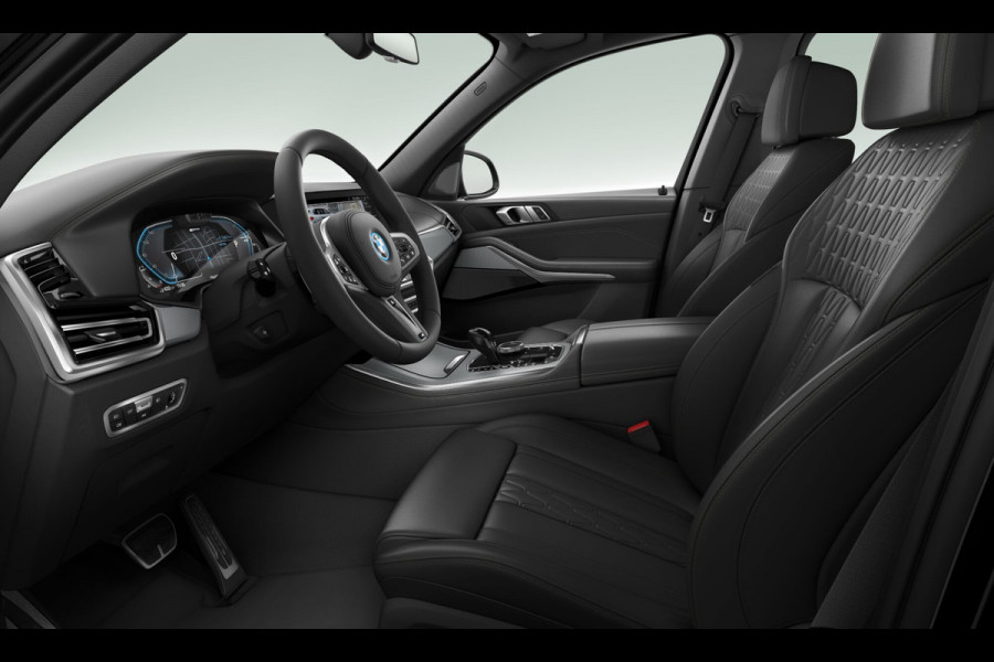 BMW X5 xDrive45e M-Sport - Skylounge - Active Steering - Trekhaak - Nappa Comfortzetels