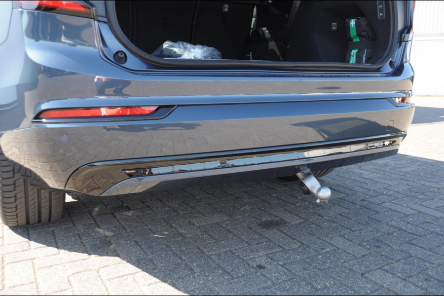 Volvo XC90 T8 455PK Automaat AWD Ultra Black Edition / Stoelmassage - en ventilatie Luchtvering / Trekhaak / Panoramadak / Google services / Elektrisch bedienbare voorstoelen met geheugen / Stoelverwarming voor en achter