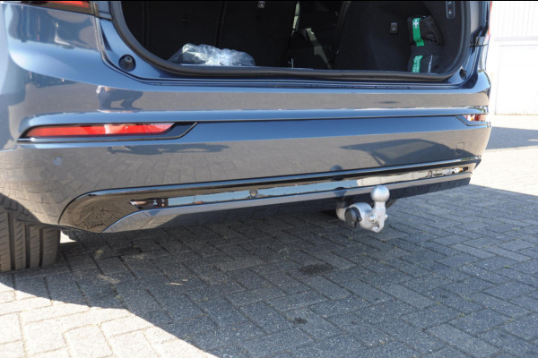 Volvo XC90 T8 455PK Automaat AWD Ultra Black Edition / Stoelmassage - en ventilatie Luchtvering / Trekhaak / Panoramadak / Google services / Elektrisch bedienbare voorstoelen met geheugen / Stoelverwarming voor en achter
