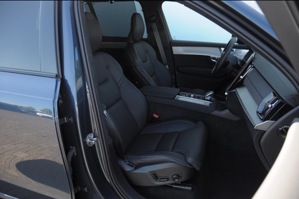 Volvo XC90 T8 455PK Automaat AWD Ultra Black Edition / Stoelmassage - en ventilatie Luchtvering / Trekhaak / Panoramadak / Google services / Elektrisch bedienbare voorstoelen met geheugen / Stoelverwarming voor en achter