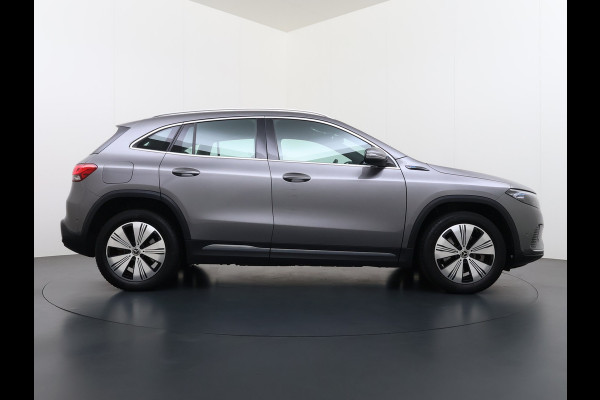 Mercedes-Benz EQA 250 Business Solution Luxury 67kWh SOH 96% Adap.Cruise Camera Stoelverwarming Elek.Achterklep Navi Pdc lmv Led DAB USB All-Season Banden Distronic plus Advanced pakket Licht en zichtpakket 1e Eigenaar Origineel Nederlandse Auto