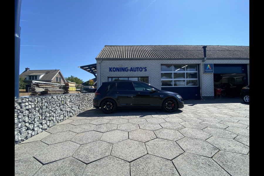 Volkswagen Golf 2.0 TSI GTI Performance/ Pano/ Dynaudio/ Keyless/ Virtual CP/ Dynamic lights