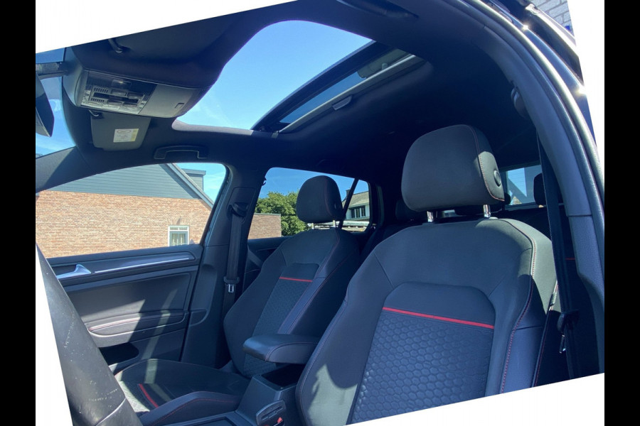 Volkswagen Golf 2.0 TSI GTI Performance/ Pano/ Dynaudio/ Keyless/ Virtual CP/ Dynamic lights