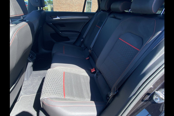 Volkswagen Golf 2.0 TSI GTI Performance/ Pano/ Dynaudio/ Keyless/ Virtual CP/ Dynamic lights