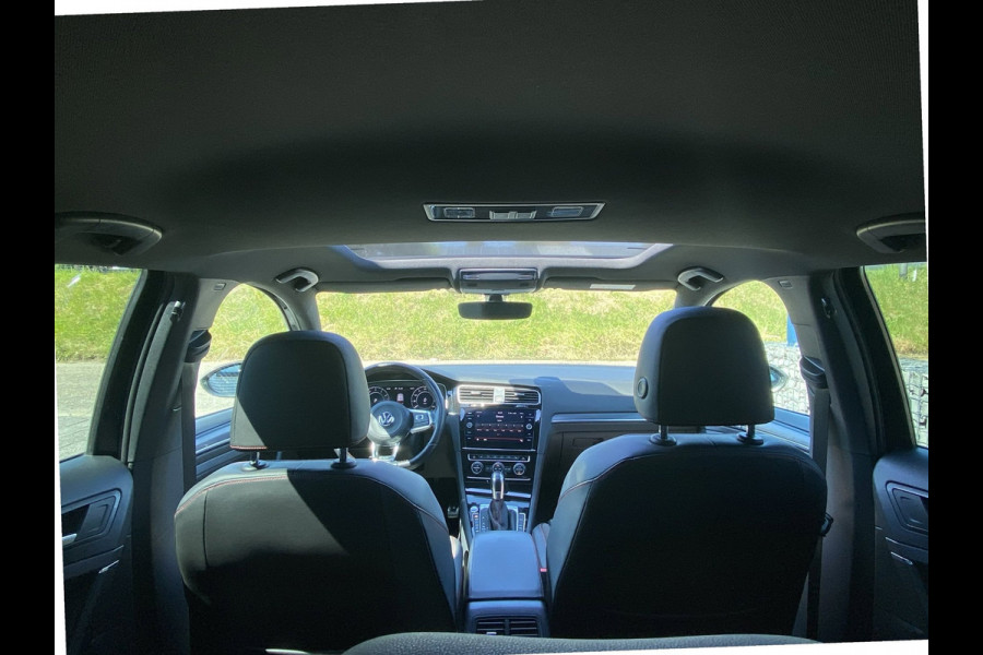 Volkswagen Golf 2.0 TSI GTI Performance/ Pano/ Dynaudio/ Keyless/ Virtual CP/ Dynamic lights