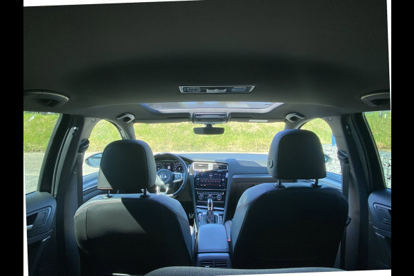 Volkswagen Golf 2.0 TSI GTI Performance/ Pano/ Dynaudio/ Keyless/ Virtual CP/ Dynamic lights