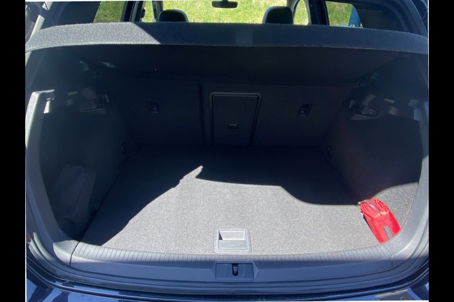 Volkswagen Golf 2.0 TSI GTI Performance/ Pano/ Dynaudio/ Keyless/ Virtual CP/ Dynamic lights