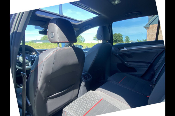 Volkswagen Golf 2.0 TSI GTI Performance/ Pano/ Dynaudio/ Keyless/ Virtual CP/ Dynamic lights