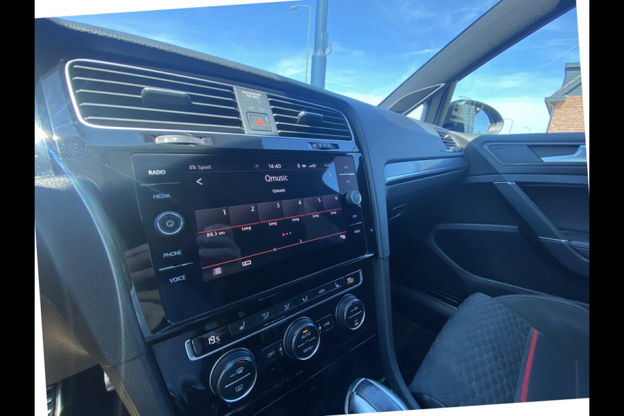 Volkswagen Golf 2.0 TSI GTI Performance/ Pano/ Dynaudio/ Keyless/ Virtual CP/ Dynamic lights