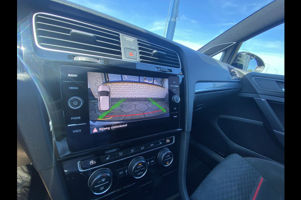 Volkswagen Golf 2.0 TSI GTI Performance/ Pano/ Dynaudio/ Keyless/ Virtual CP/ Dynamic lights