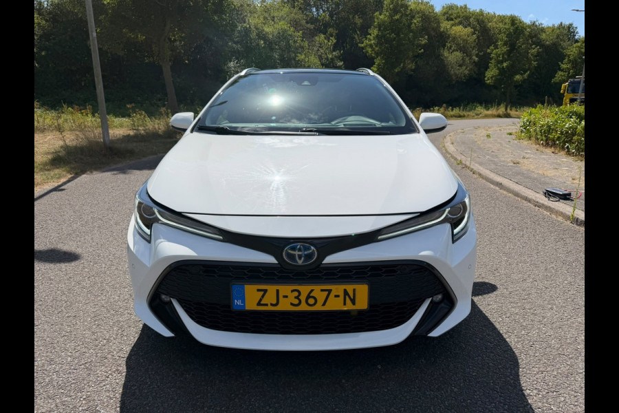 Toyota Corolla Touring Sports 2.0 Hybrid Style | Panoramadak | Camera | Navigatie | Lichtmetalen-Velgen | Trekhaak | LED