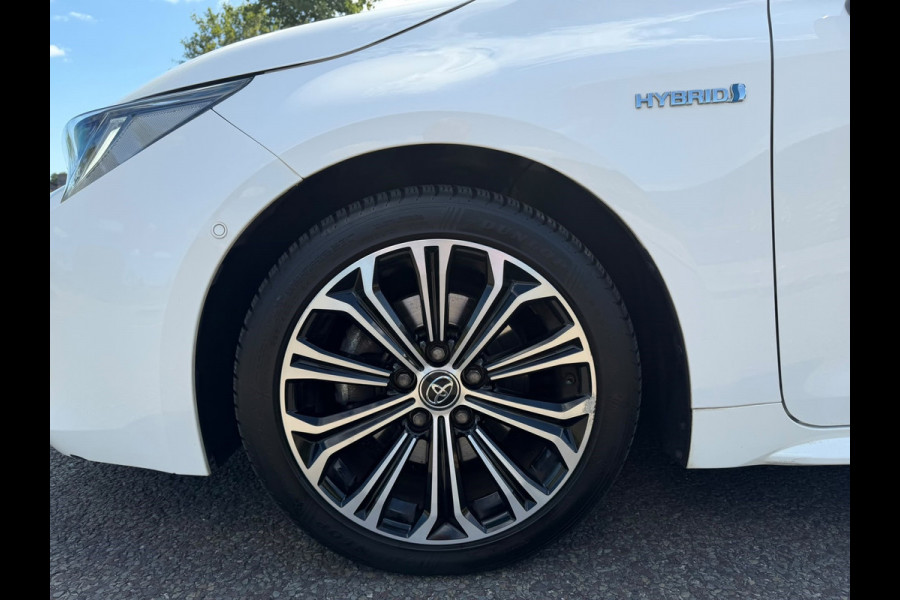 Toyota Corolla Touring Sports 2.0 Hybrid Style | Panoramadak | Camera | Navigatie | Lichtmetalen-Velgen | Trekhaak | LED