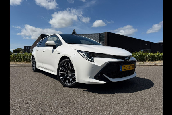 Toyota Corolla Touring Sports 2.0 Hybrid Style | Panoramadak | Camera | Navigatie | Lichtmetalen-Velgen | Trekhaak | LED
