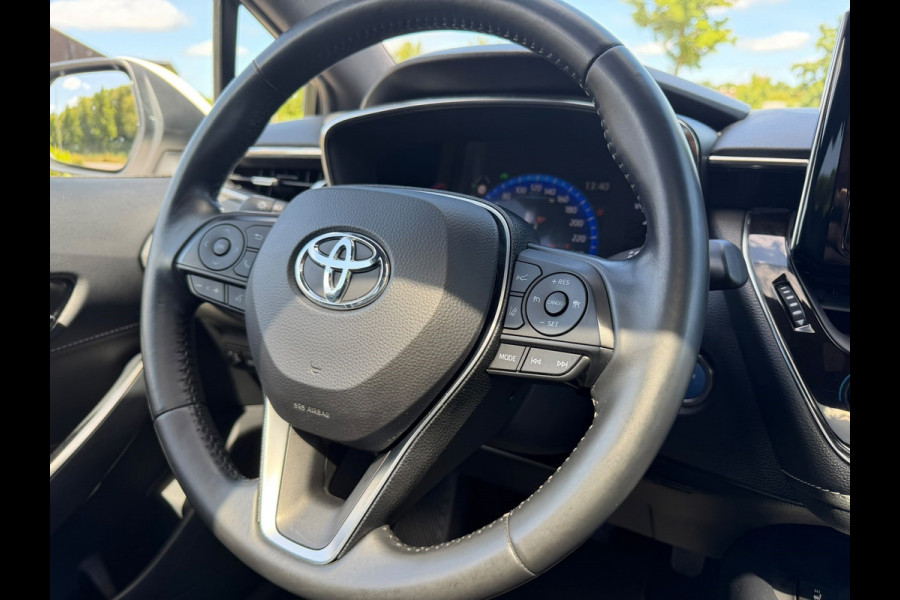 Toyota Corolla Touring Sports 2.0 Hybrid Style | Panoramadak | Camera | Navigatie | Lichtmetalen-Velgen | Trekhaak | LED