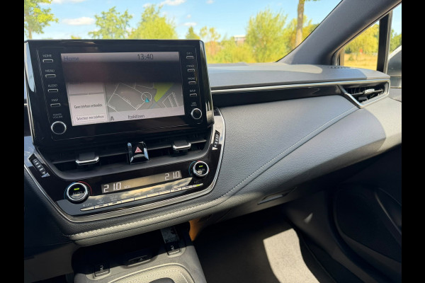 Toyota Corolla Touring Sports 2.0 Hybrid Style | Panoramadak | Camera | Navigatie | Lichtmetalen-Velgen | Trekhaak | LED
