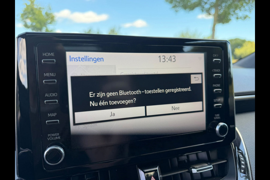 Toyota Corolla Touring Sports 2.0 Hybrid Style | Panoramadak | Camera | Navigatie | Lichtmetalen-Velgen | Trekhaak | LED