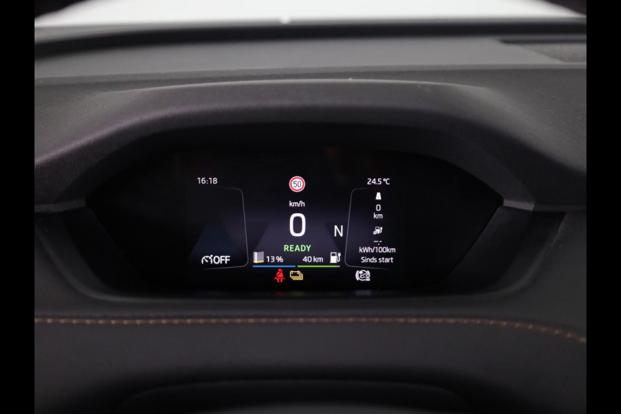 Škoda ENYAQ iV 60 180 pk | Navigatie | Parkeersensoren | Achteruitrijcamera | Lederen bekleding | Autom. airco (3 zones) | Stoelverwarming | Matrix LED koplampen |