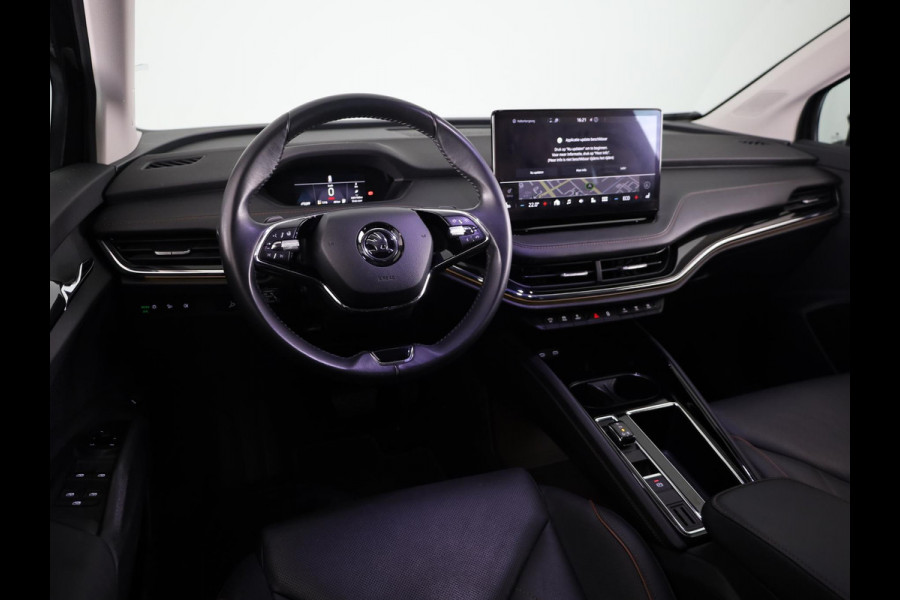 Škoda ENYAQ iV 60 180 pk | Navigatie | Parkeersensoren | Achteruitrijcamera | Lederen bekleding | Autom. airco (3 zones) | Stoelverwarming | Matrix LED koplampen |