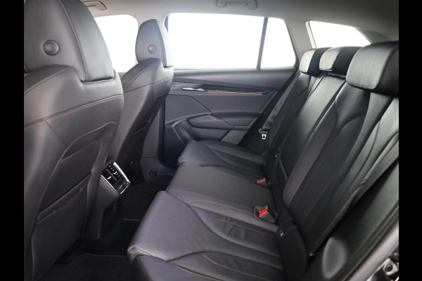 Škoda ENYAQ iV 60 180 pk | Navigatie | Parkeersensoren | Achteruitrijcamera | Lederen bekleding | Autom. airco (3 zones) | Stoelverwarming | Matrix LED koplampen |