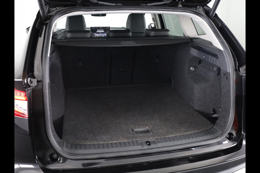 Škoda ENYAQ iV 60 180 pk | Navigatie | Parkeersensoren | Achteruitrijcamera | Lederen bekleding | Autom. airco (3 zones) | Stoelverwarming | Matrix LED koplampen |