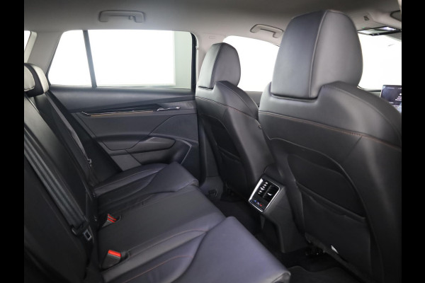 Škoda ENYAQ iV 60 180 pk | Navigatie | Parkeersensoren | Achteruitrijcamera | Lederen bekleding | Autom. airco (3 zones) | Stoelverwarming | Matrix LED koplampen |