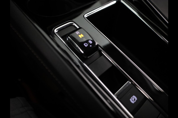 Škoda ENYAQ iV 60 180 pk | Navigatie | Parkeersensoren | Achteruitrijcamera | Lederen bekleding | Autom. airco (3 zones) | Stoelverwarming | Matrix LED koplampen |