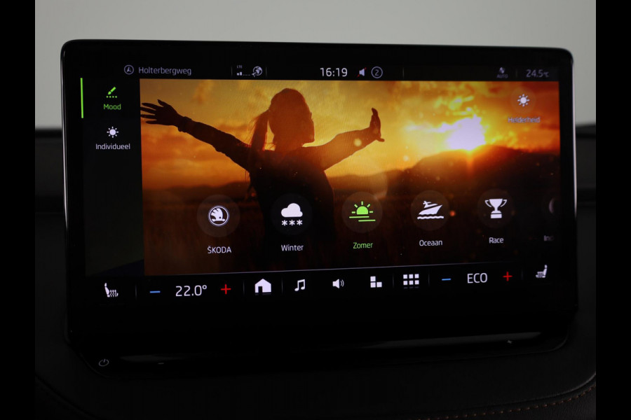 Škoda ENYAQ iV 60 180 pk | Navigatie | Parkeersensoren | Achteruitrijcamera | Lederen bekleding | Autom. airco (3 zones) | Stoelverwarming | Matrix LED koplampen |