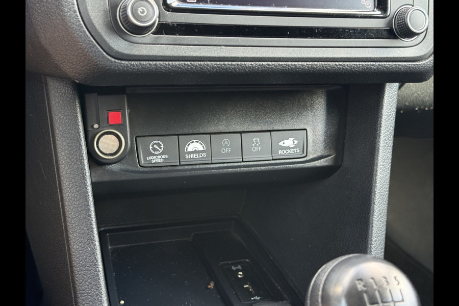 Volkswagen Caddy 2.0 TDI / L1H1 / 1e EIG. / UNIEK 28.975 KM! / INRICHTING / TREKHAAK / IMPERIAAL / NAVI / CARPLAY / CRUISE
