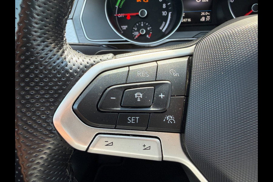 Volkswagen Passat Variant 1.4 TSI PHEV GTE * AUTOMAAT * Parkeercamera * Massage * Keyless *