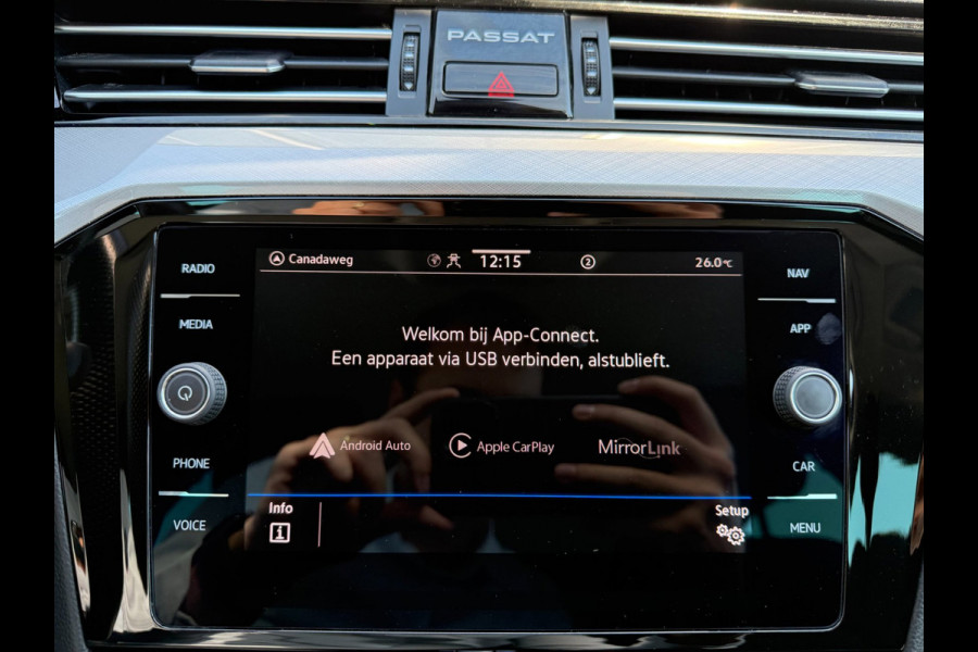 Volkswagen Passat Variant 1.4 TSI PHEV GTE * AUTOMAAT * Parkeercamera * Massage * Keyless *